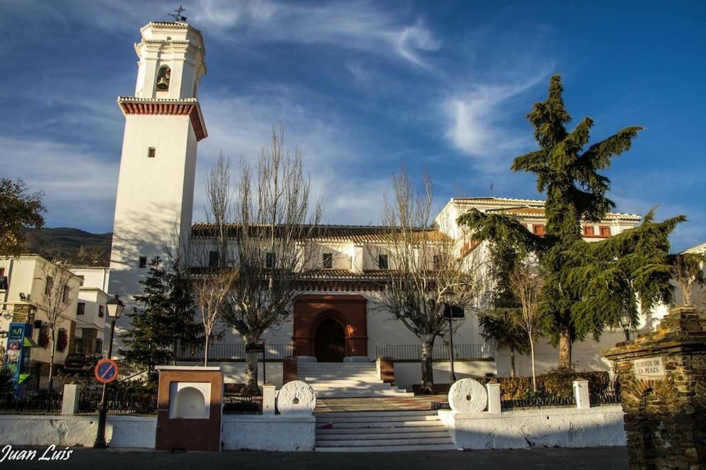 La Casa Rural De Paco Y Ana Pitres Exterior foto